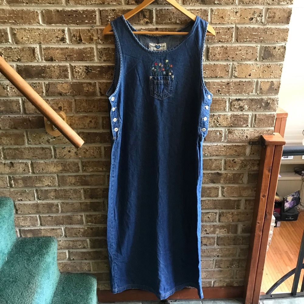 Vtg Denim Jean Floral Embroidered Pocket Dress